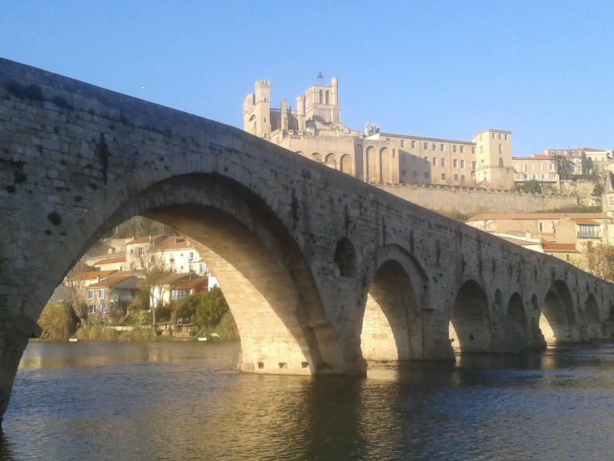 Venez Rever Beziers Centre Et Gare Il Y A Plus Cher Mais C Est Moins Bien Exterior photo